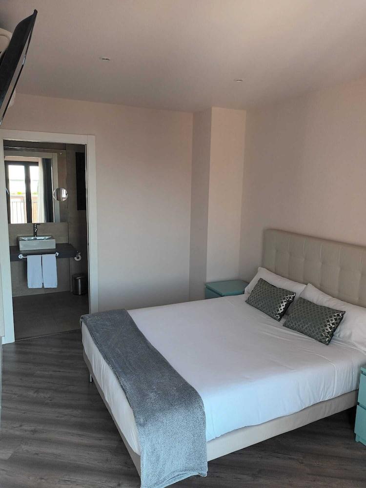 Hotel Monegal