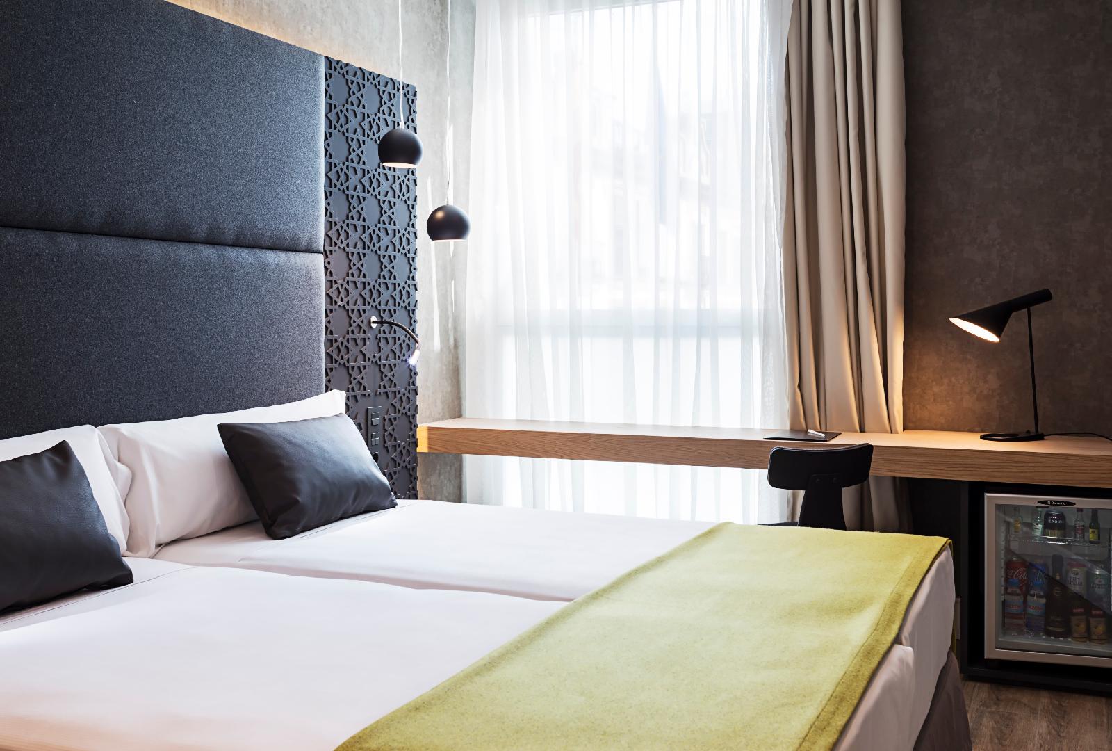 Catalonia Giralda Hotel