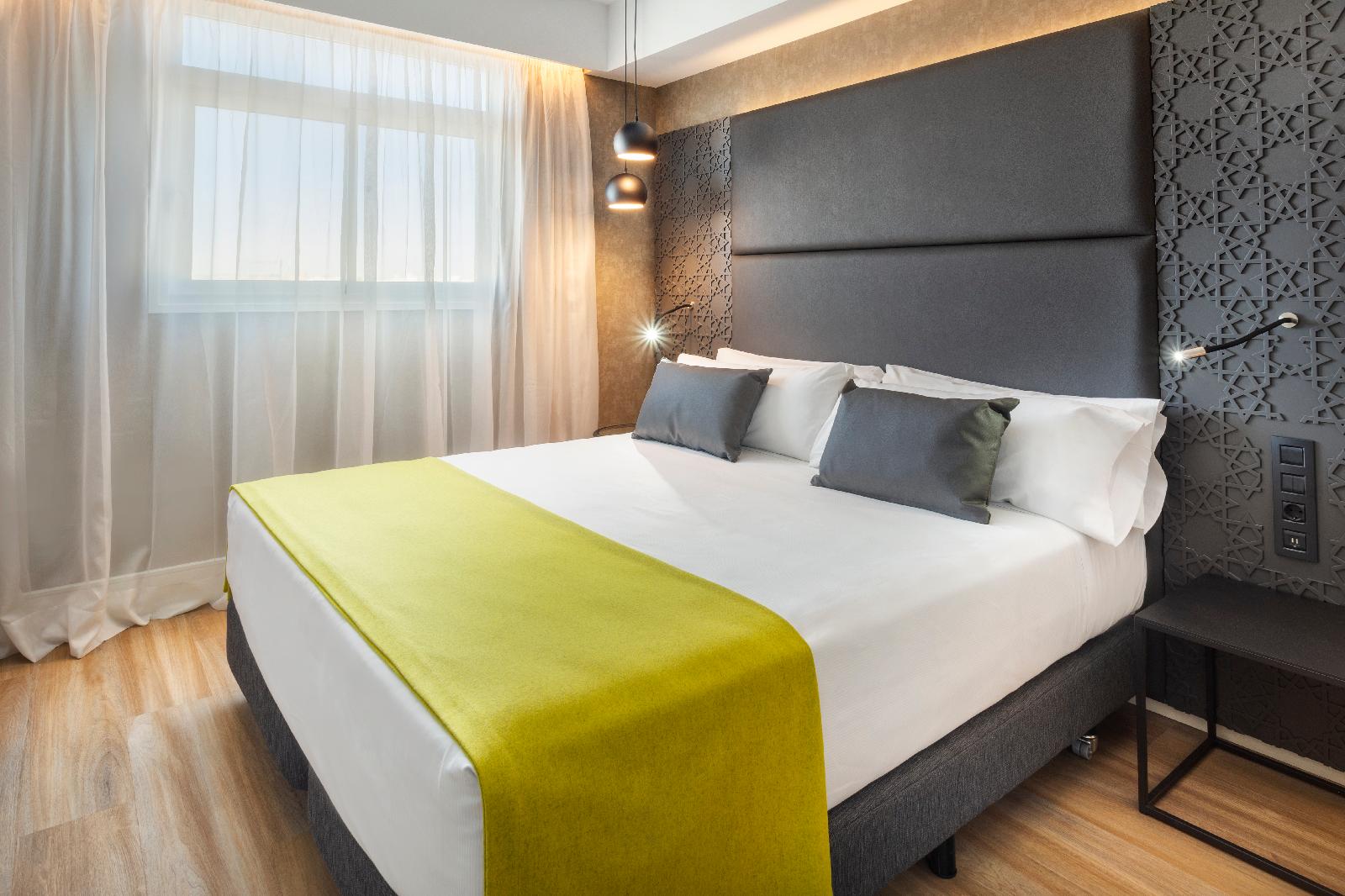 Catalonia Giralda Hotel