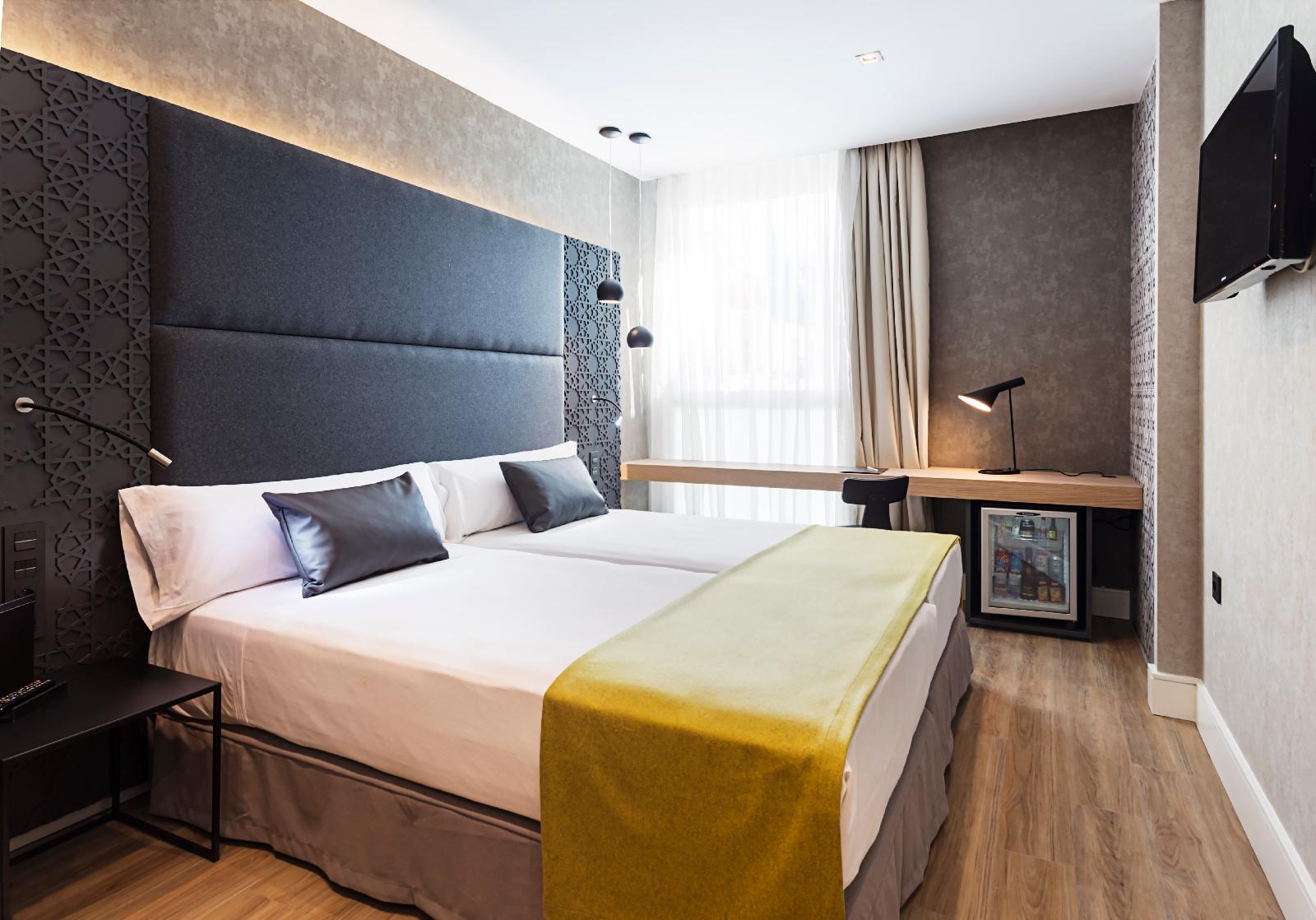 Catalonia Giralda Hotel