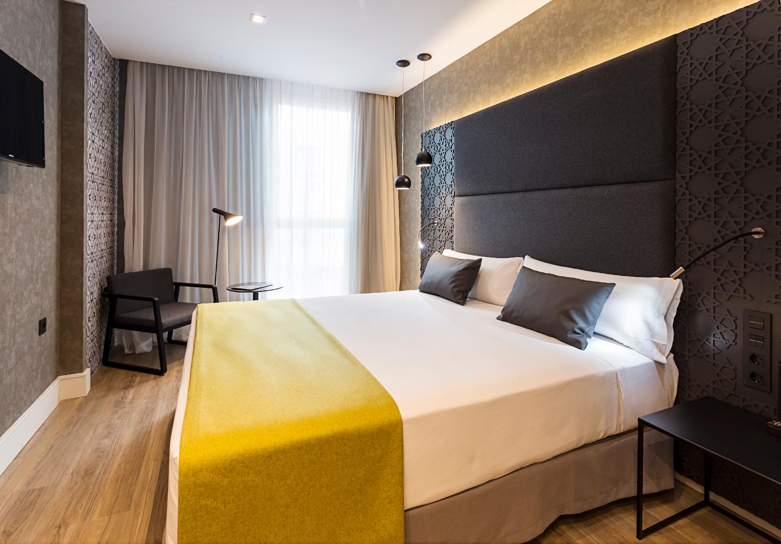 Catalonia Giralda Hotel