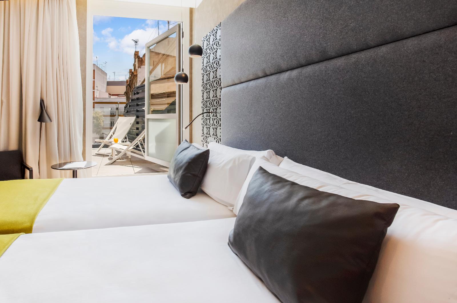 Catalonia Giralda Hotel