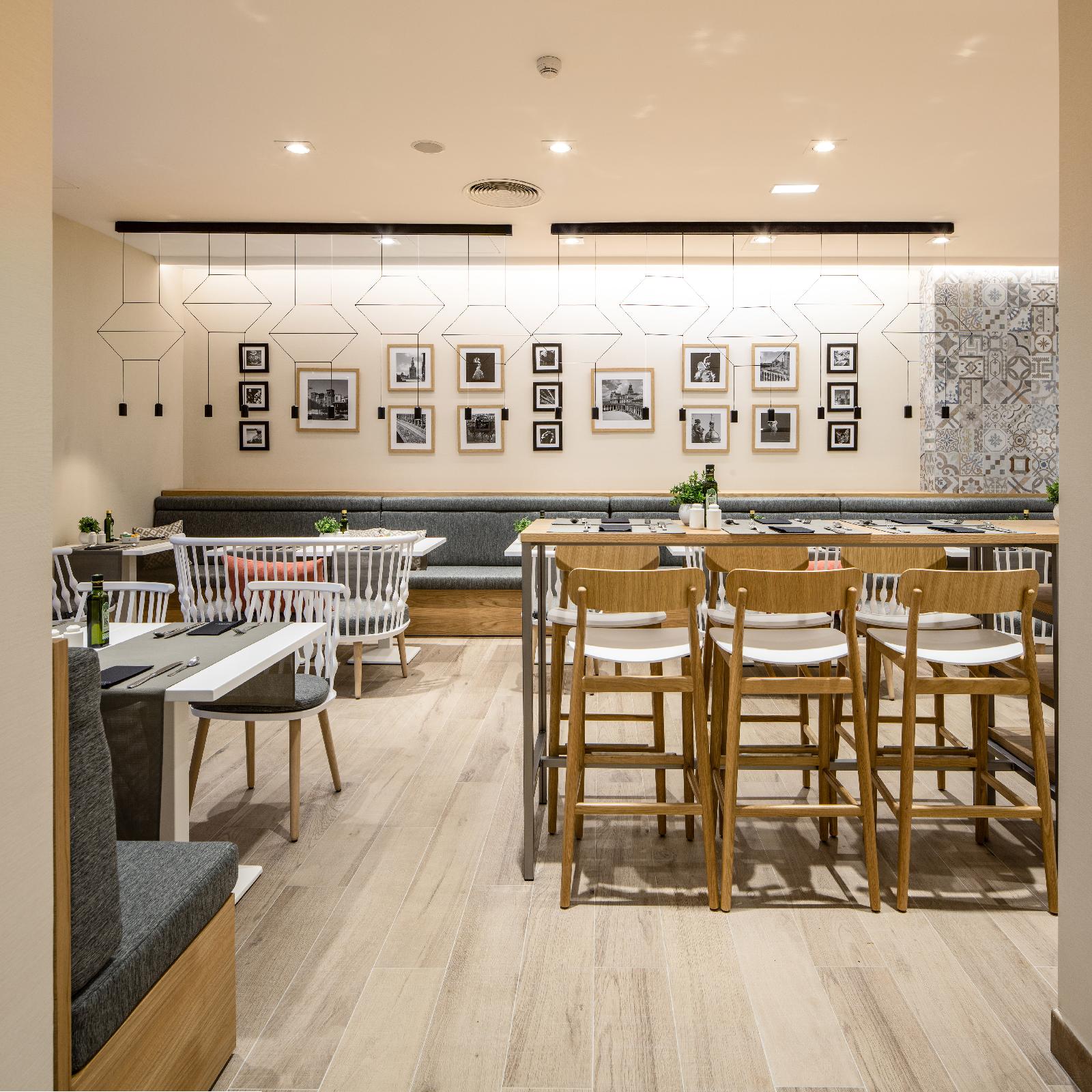 Catalonia Giralda Hotel