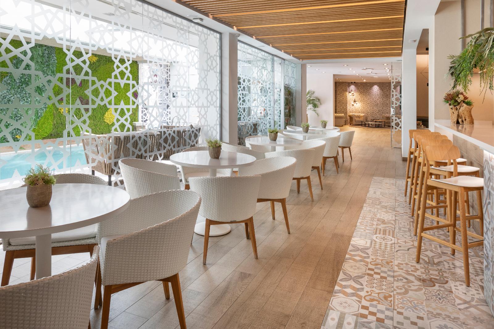 Catalonia Giralda Hotel