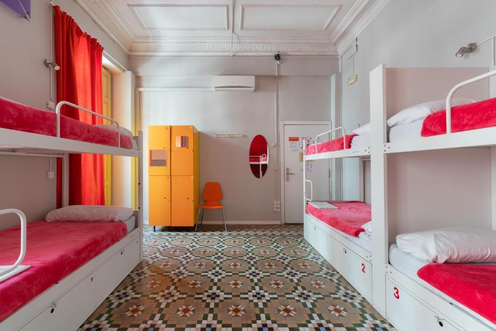 Red Nest Hostel