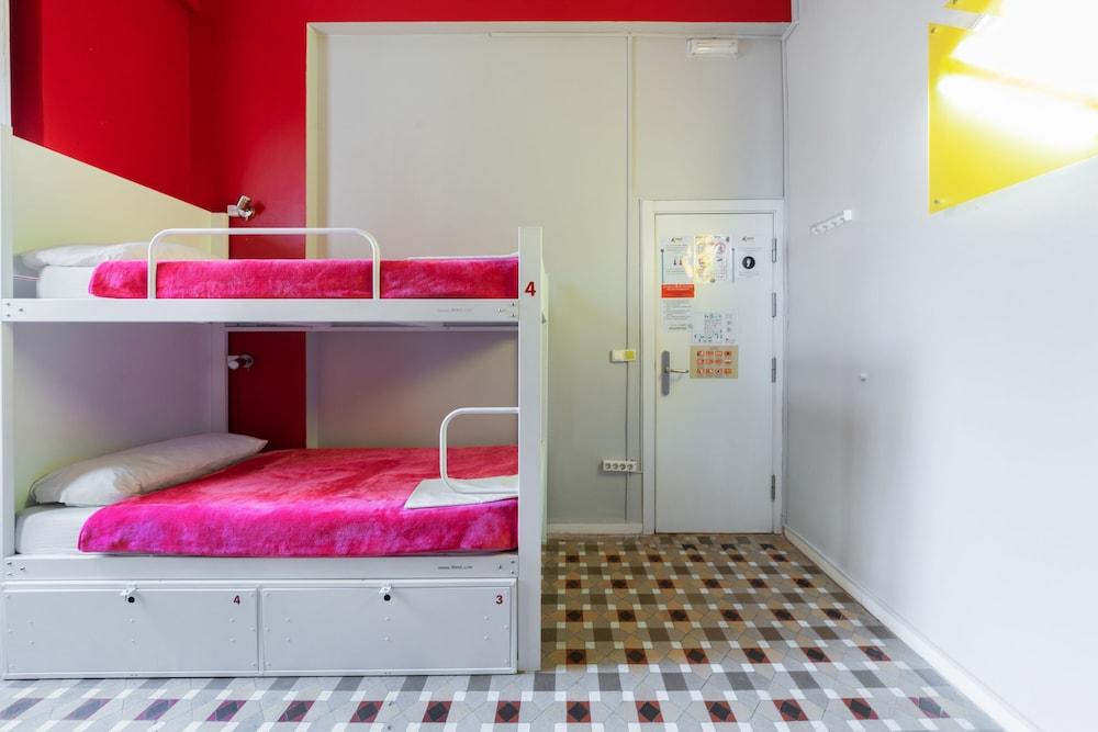 Red Nest Hostel