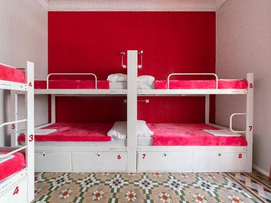 Red Nest Hostel