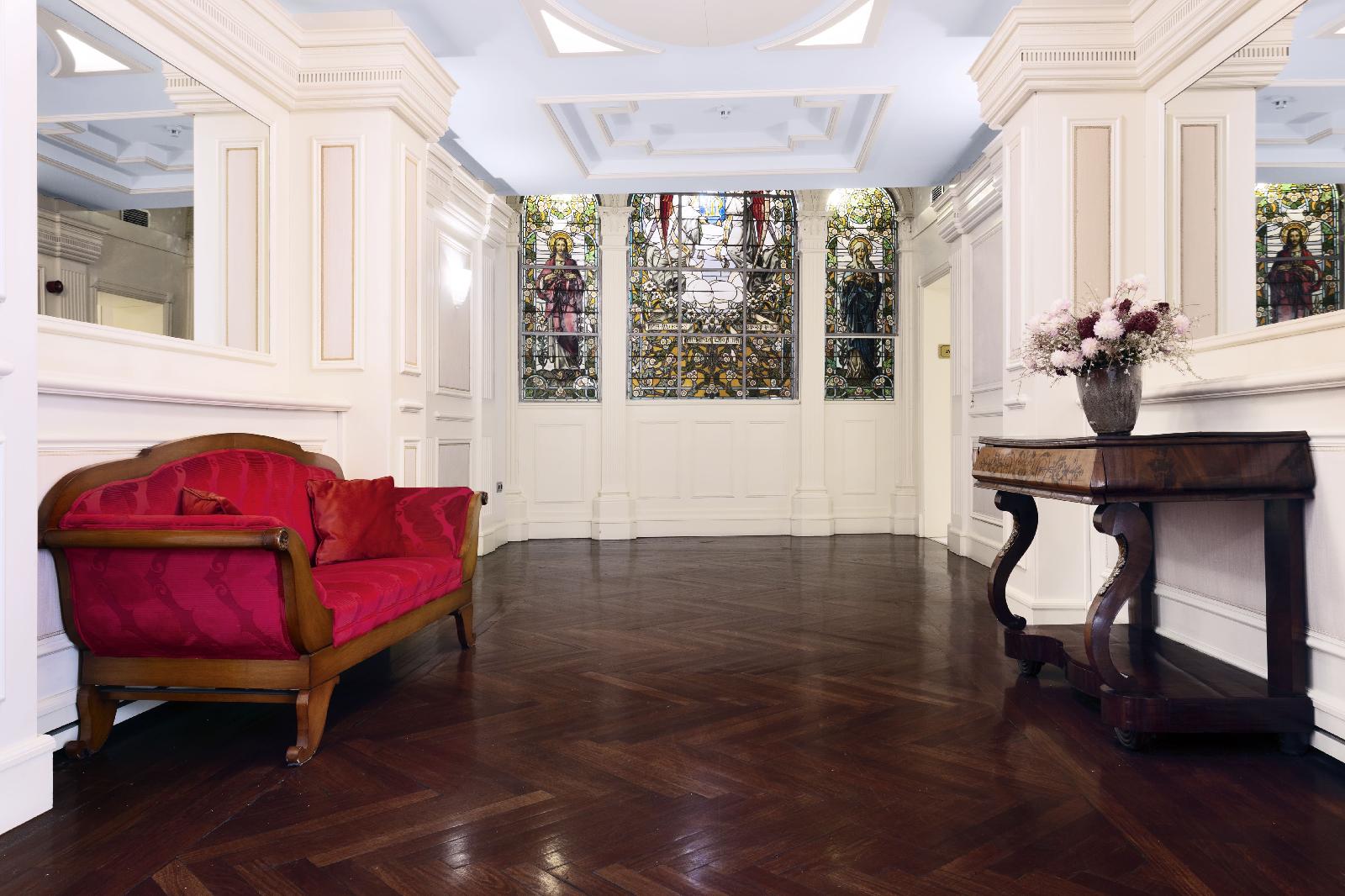 Catalonia Las Cortes Hotel