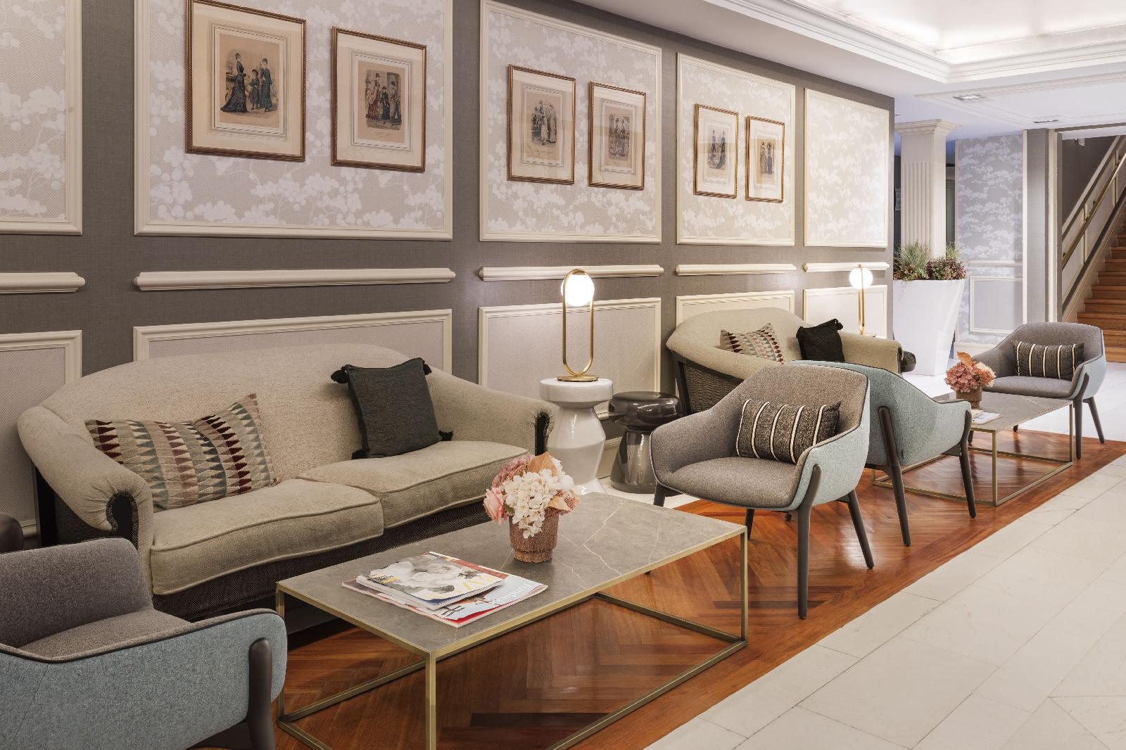 Catalonia Las Cortes Hotel