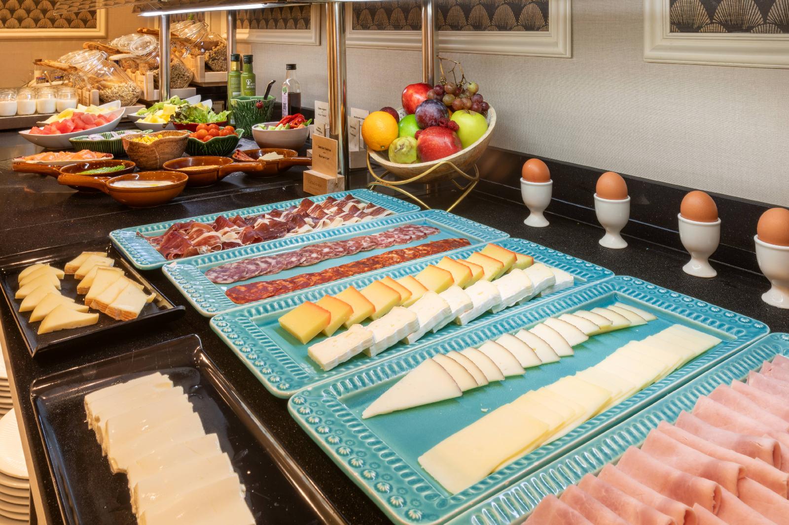 Catalonia Las Cortes Hotel