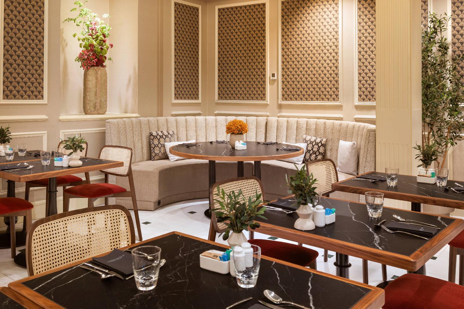 Catalonia Las Cortes Hotel