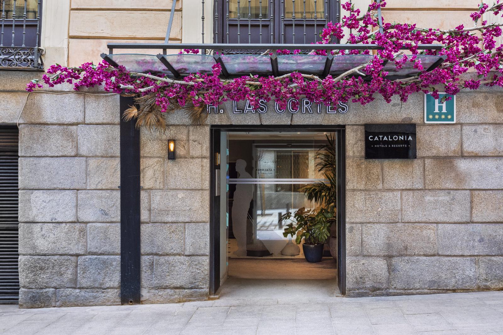 Catalonia Las Cortes Hotel