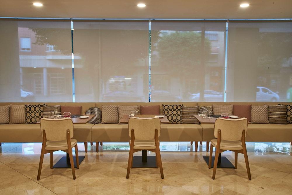 iStay by NH Ciudad de Valencia Hotel