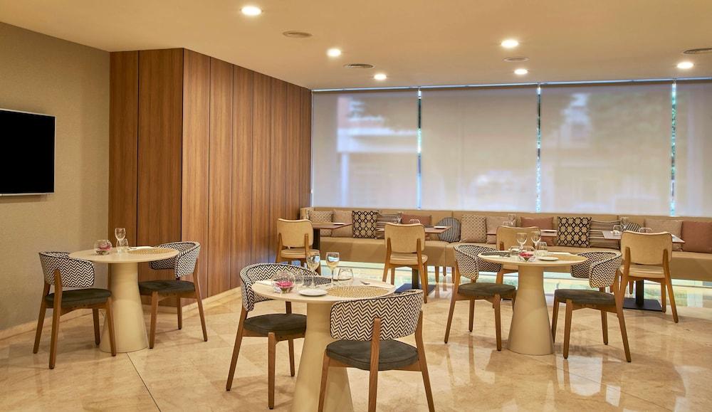 iStay by NH Ciudad de Valencia Hotel