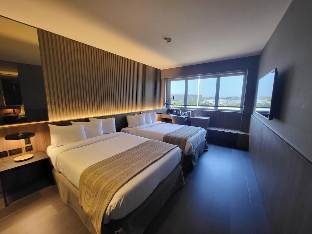 BAH Barcelona Airport Hotel