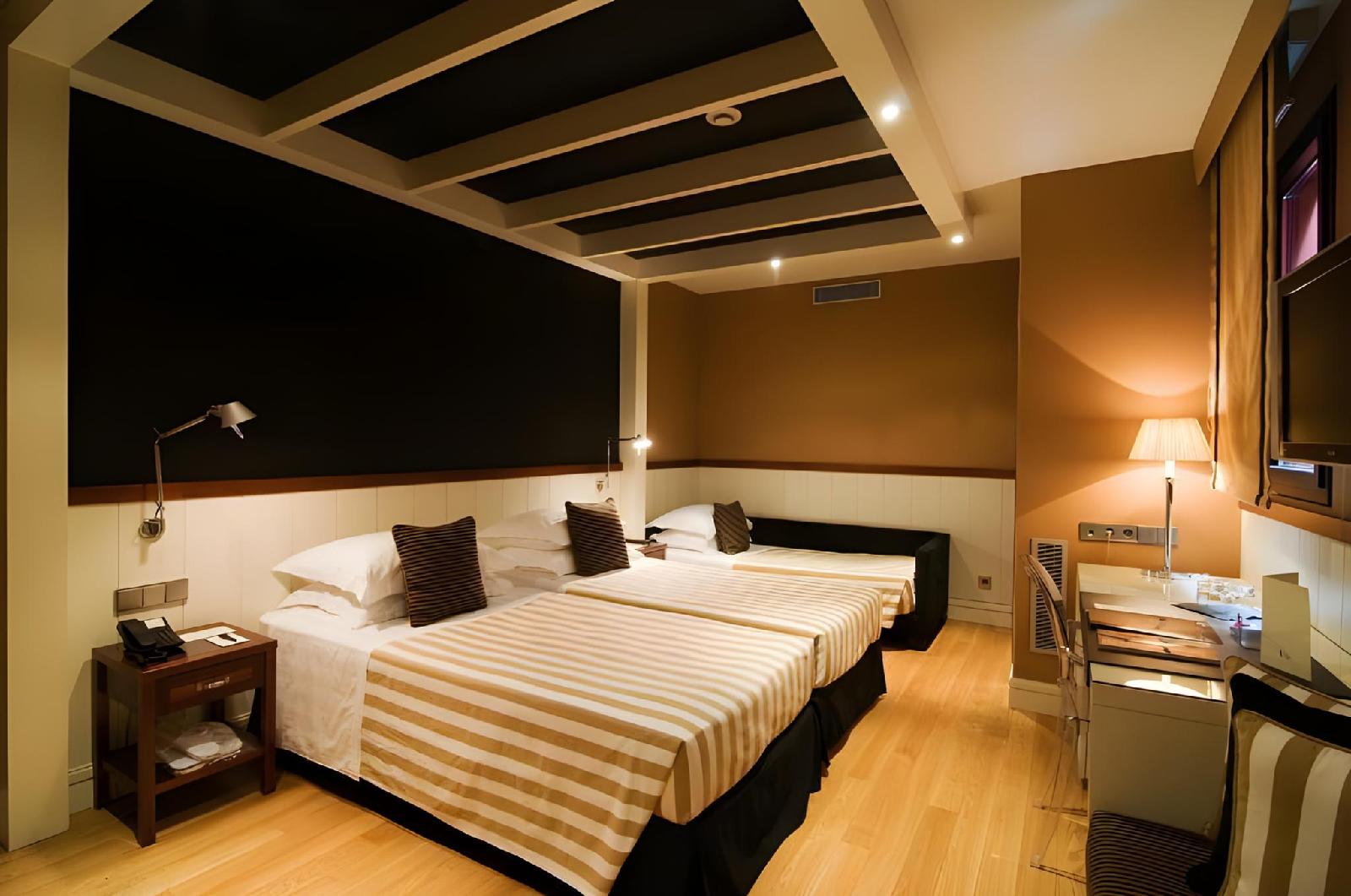 U232 Hotel