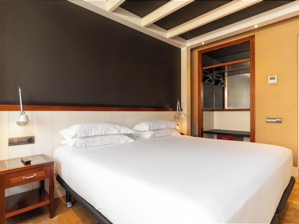U232 Hotel