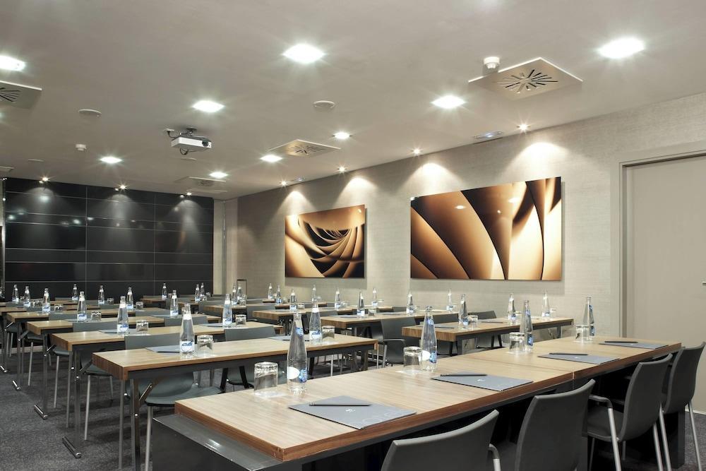 Ac Hotel Victoria Suites By Marriott