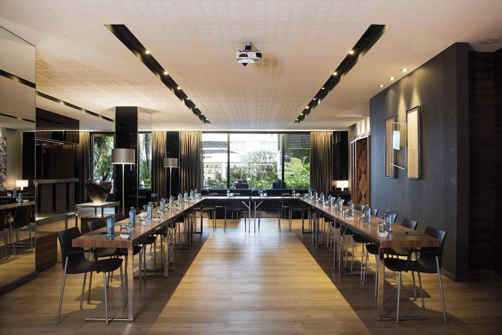 Ac Hotel Victoria Suites By Marriott