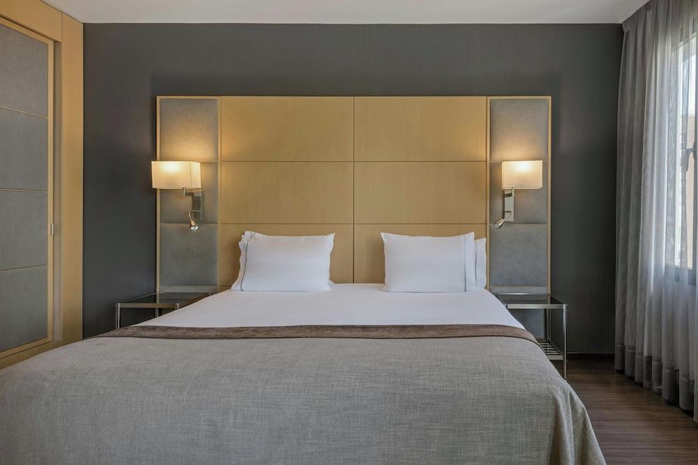 Ac Hotel Victoria Suites By Marriott
