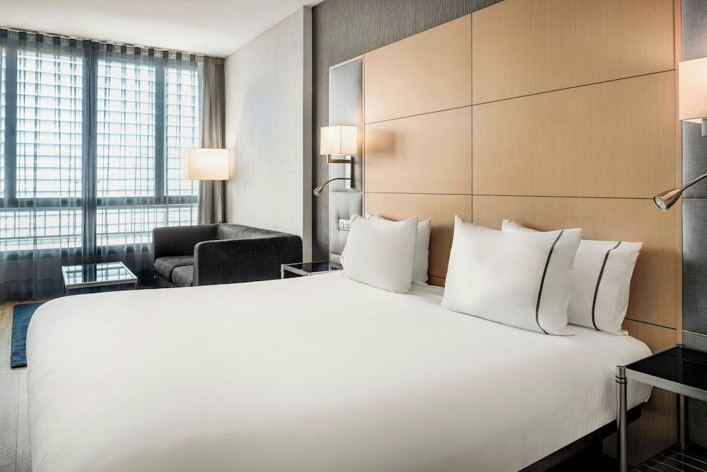 Ac Hotel Victoria Suites By Marriott