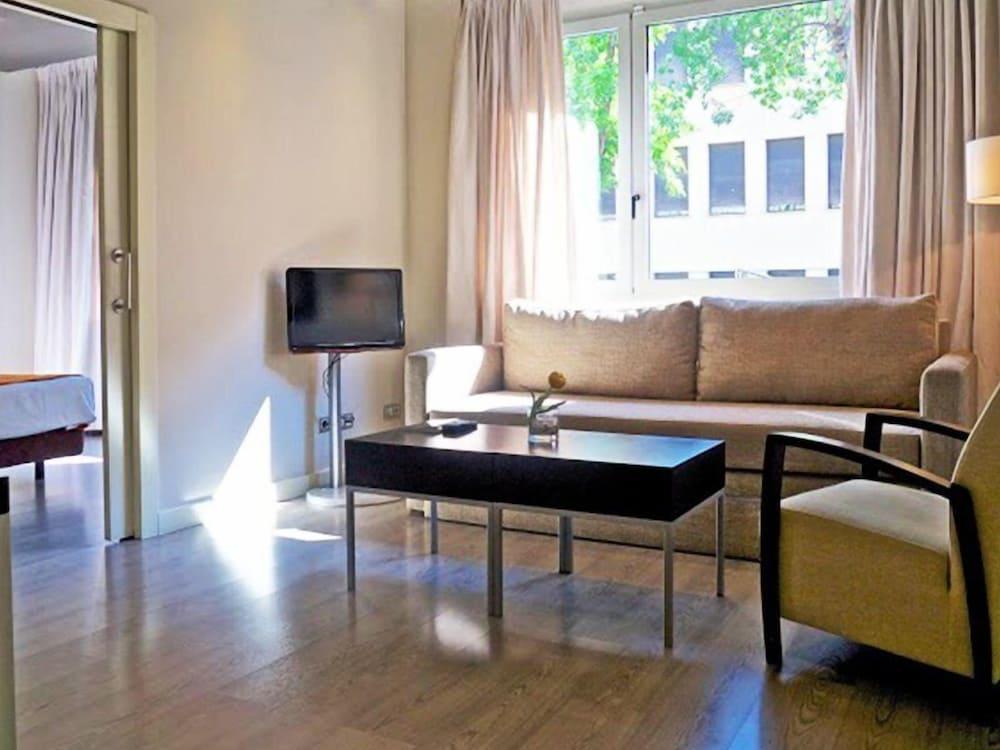 Suites Viena Plaza De España