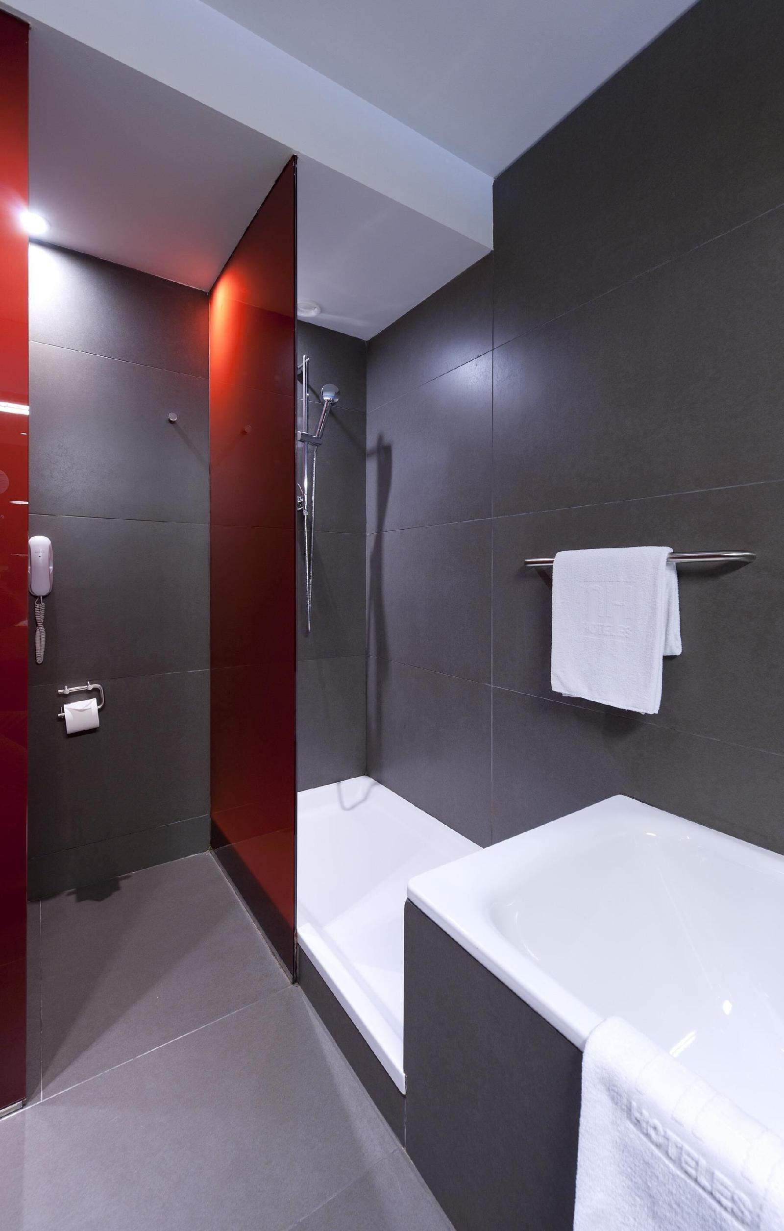 NH Collection Barcelona Constanza
