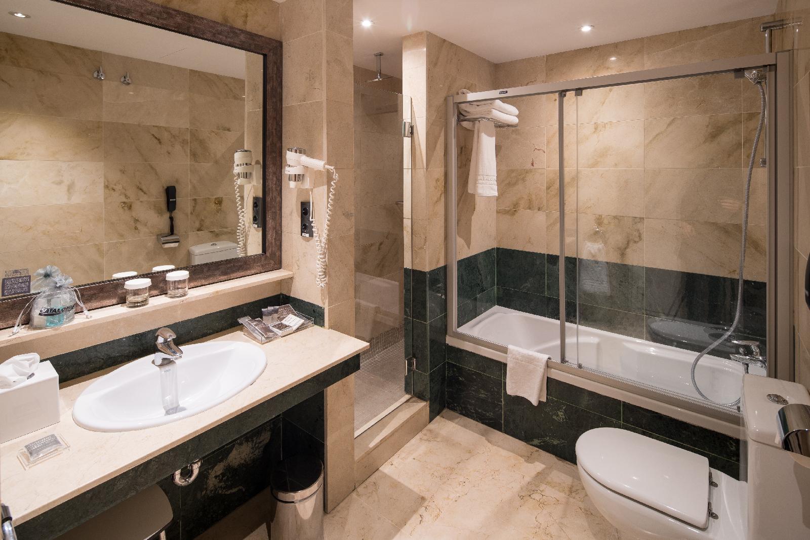 Hotel Catalonia Born