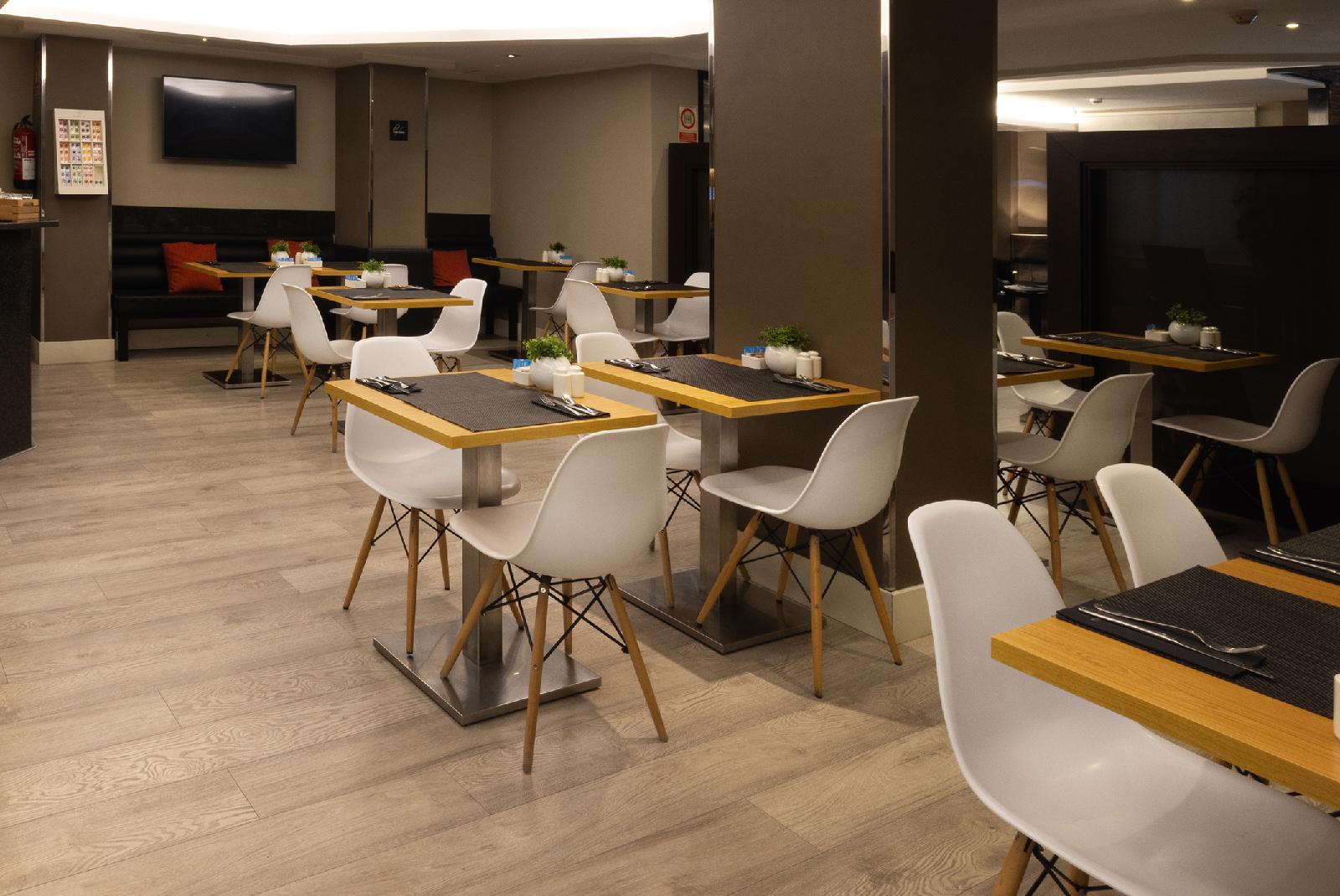 Catalonia Albeniz Hotel