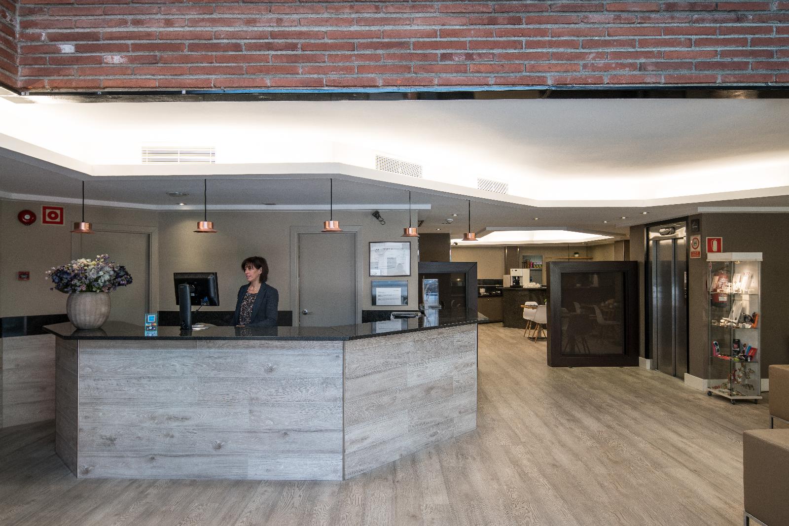 Catalonia Albeniz Hotel