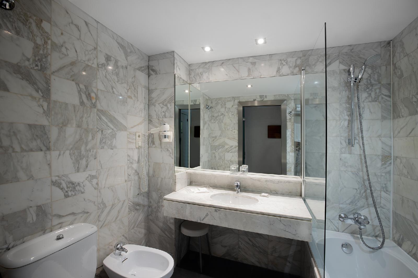Catalonia Albeniz Hotel
