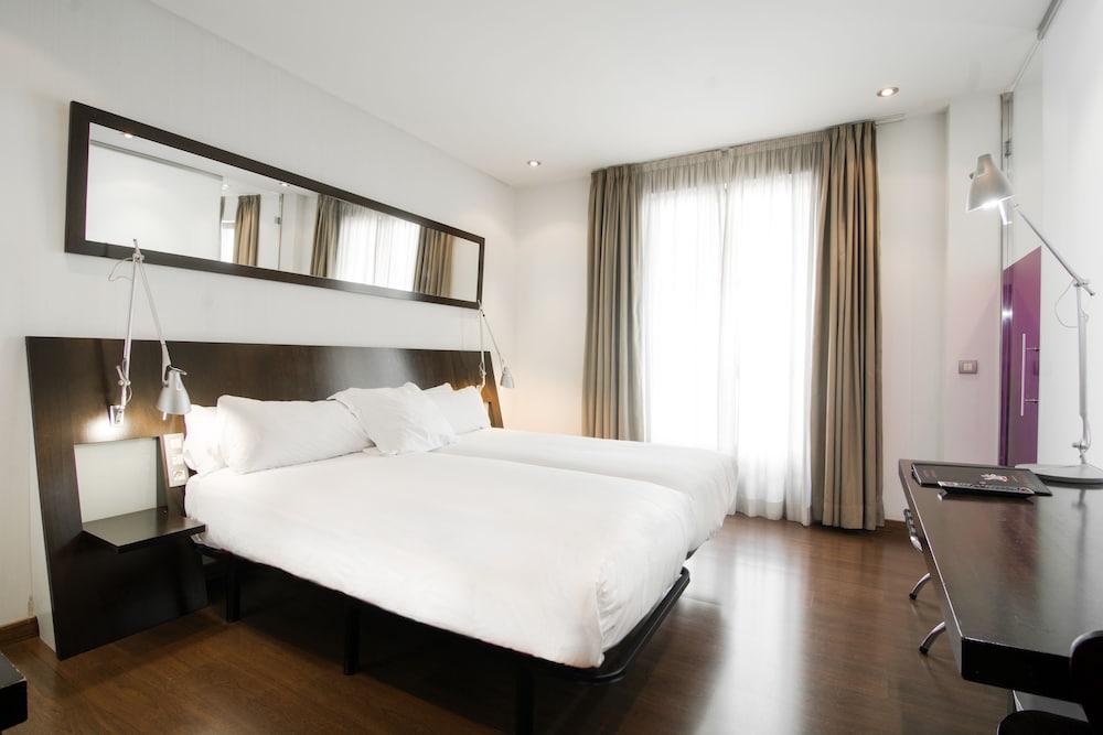 Petit Palace Arana