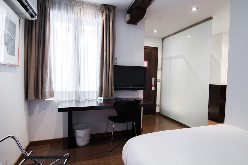 Petit Palace Arana