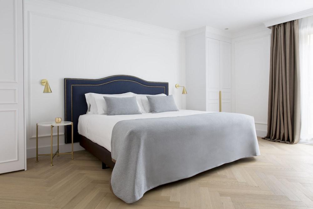 Hotel Midmost