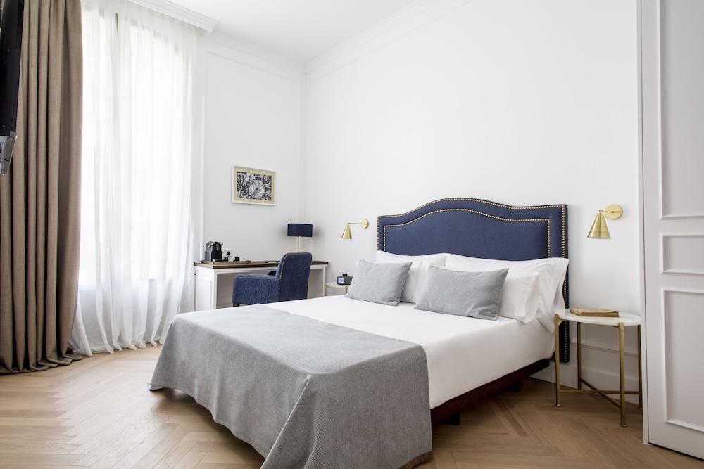 Hotel Midmost