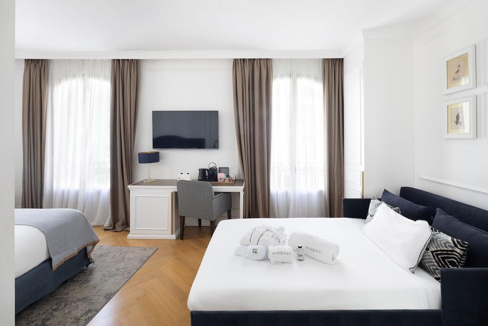 Hotel Midmost