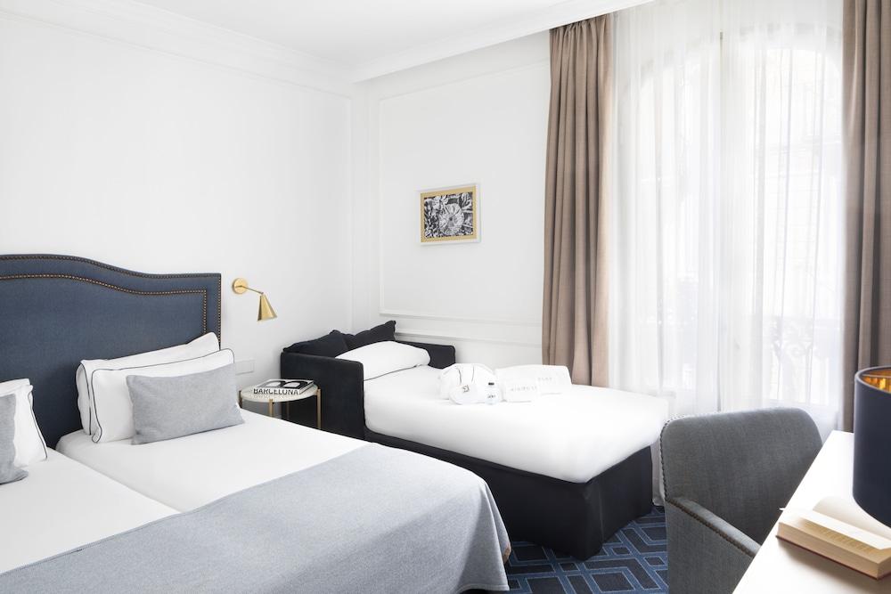 Hotel Midmost