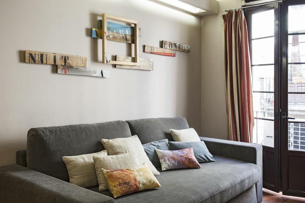 Ainb Las Ramblas-Guardia Apartments