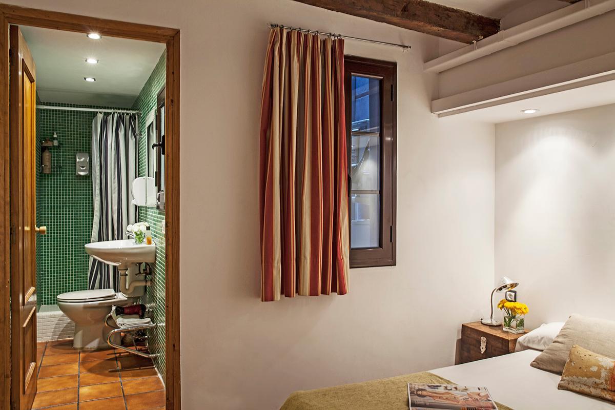 Ainb Las Ramblas-Guardia Apartments
