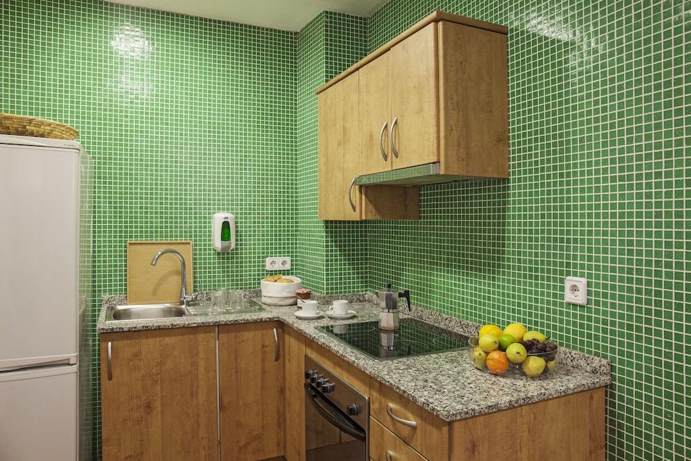 Ainb Las Ramblas-Guardia Apartments