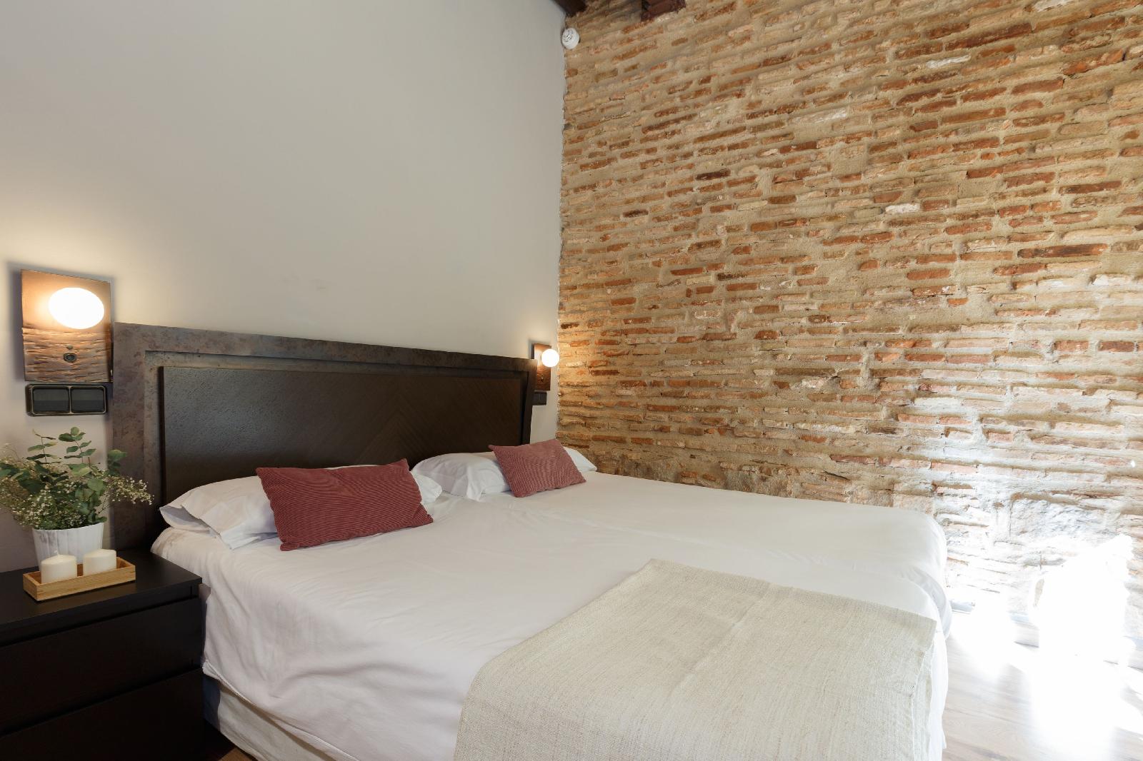 Ainb Picasso Corders Apartments