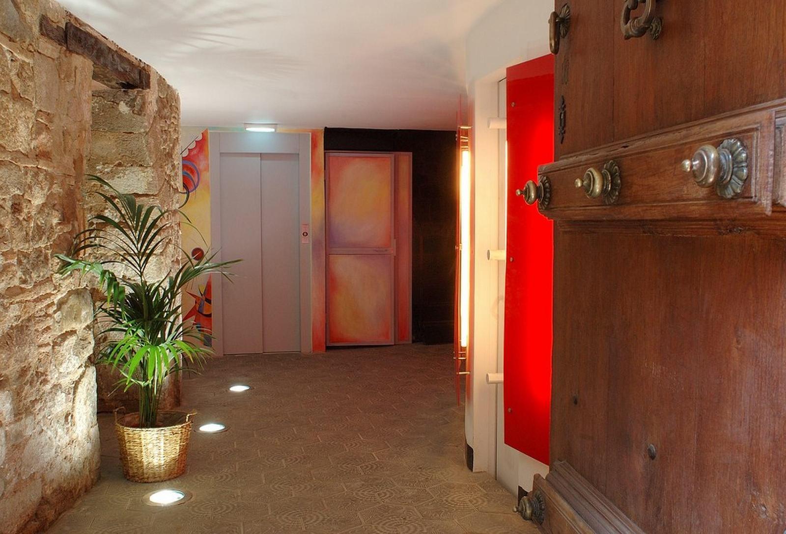 Ainb Picasso Corders Apartments