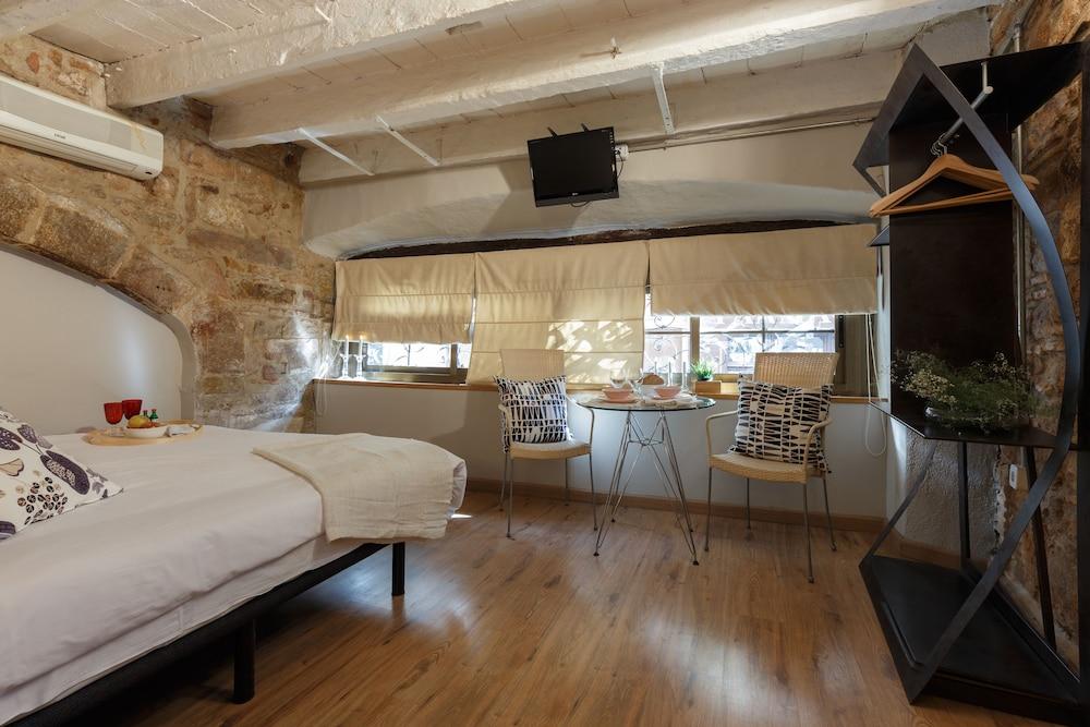Ainb Picasso Corders Apartments