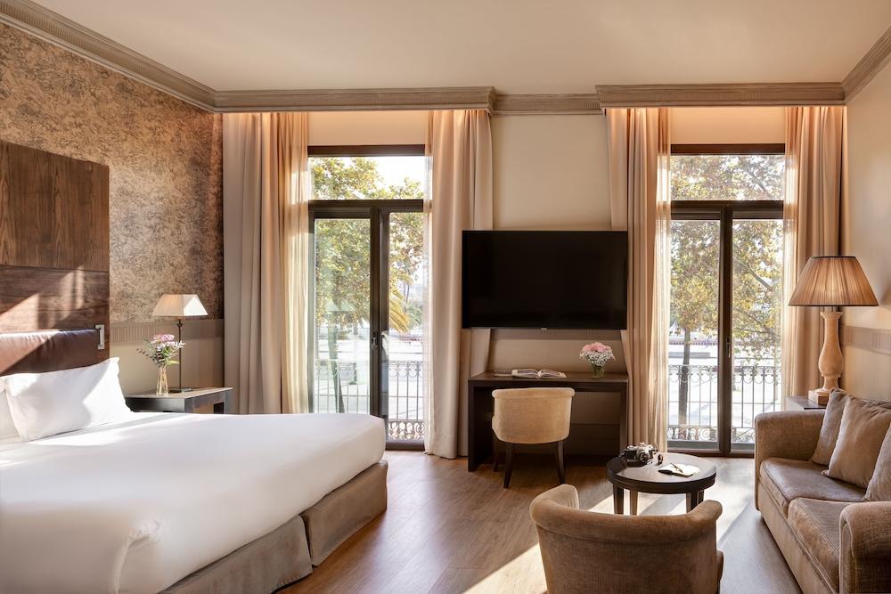 Hotel Duquesa De Cardona
