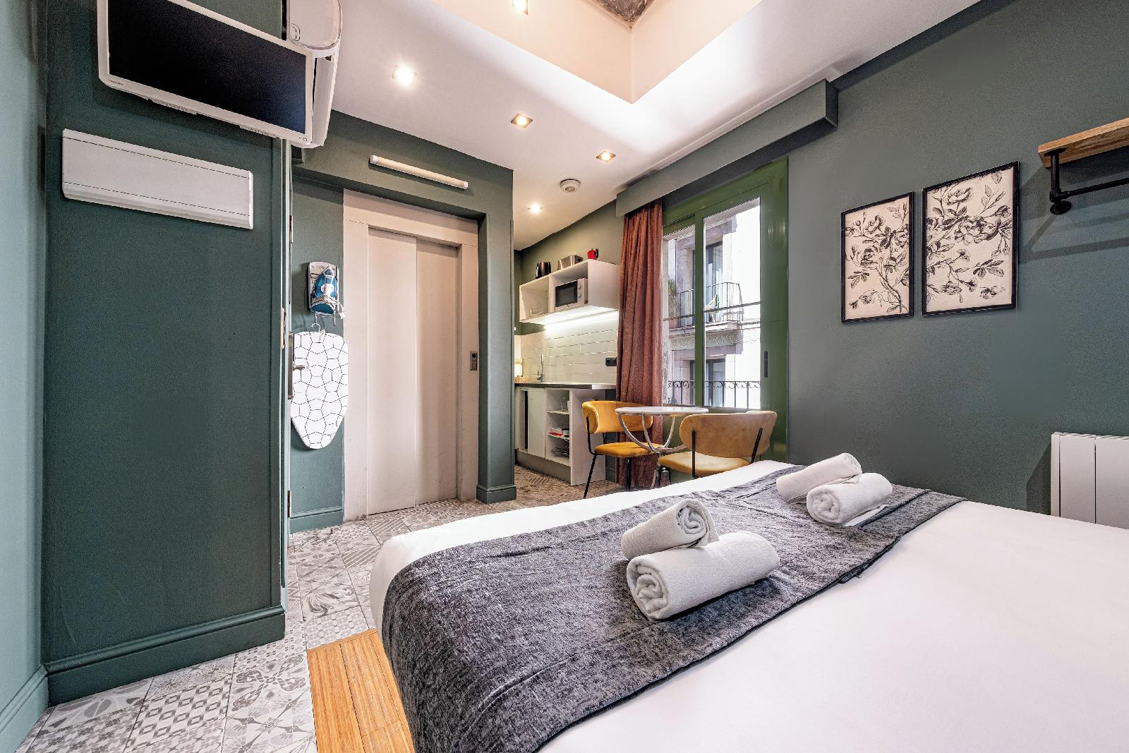 Ainb Born-Damas Apartments