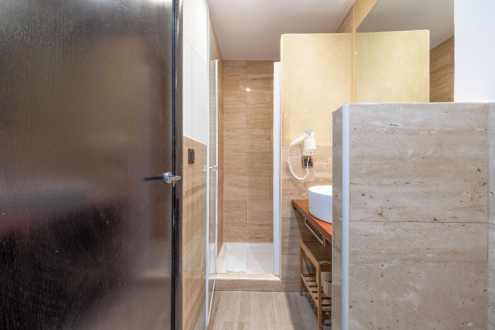 Ainb Born-Damas Apartments