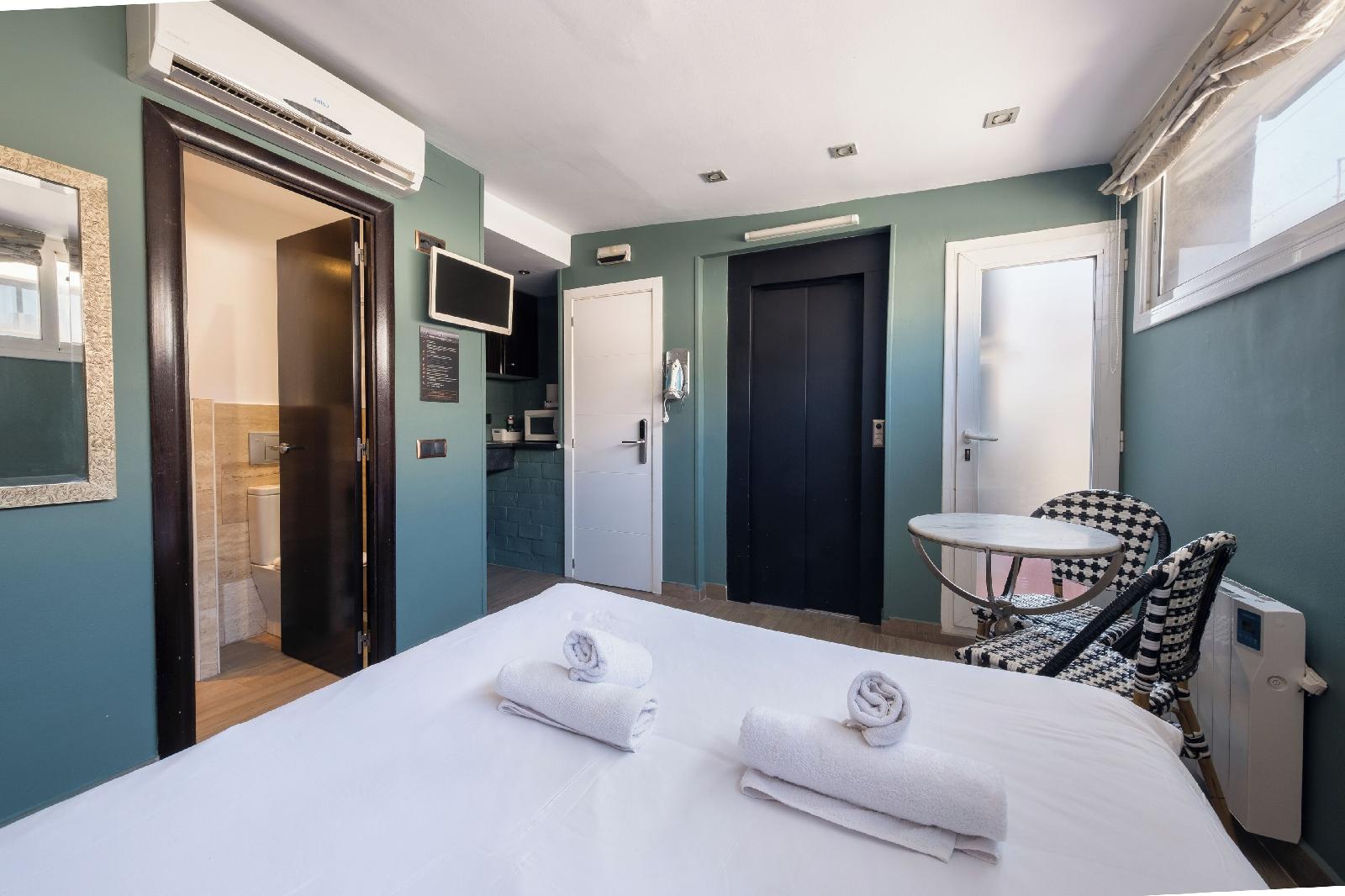 Ainb Born-Damas Apartments