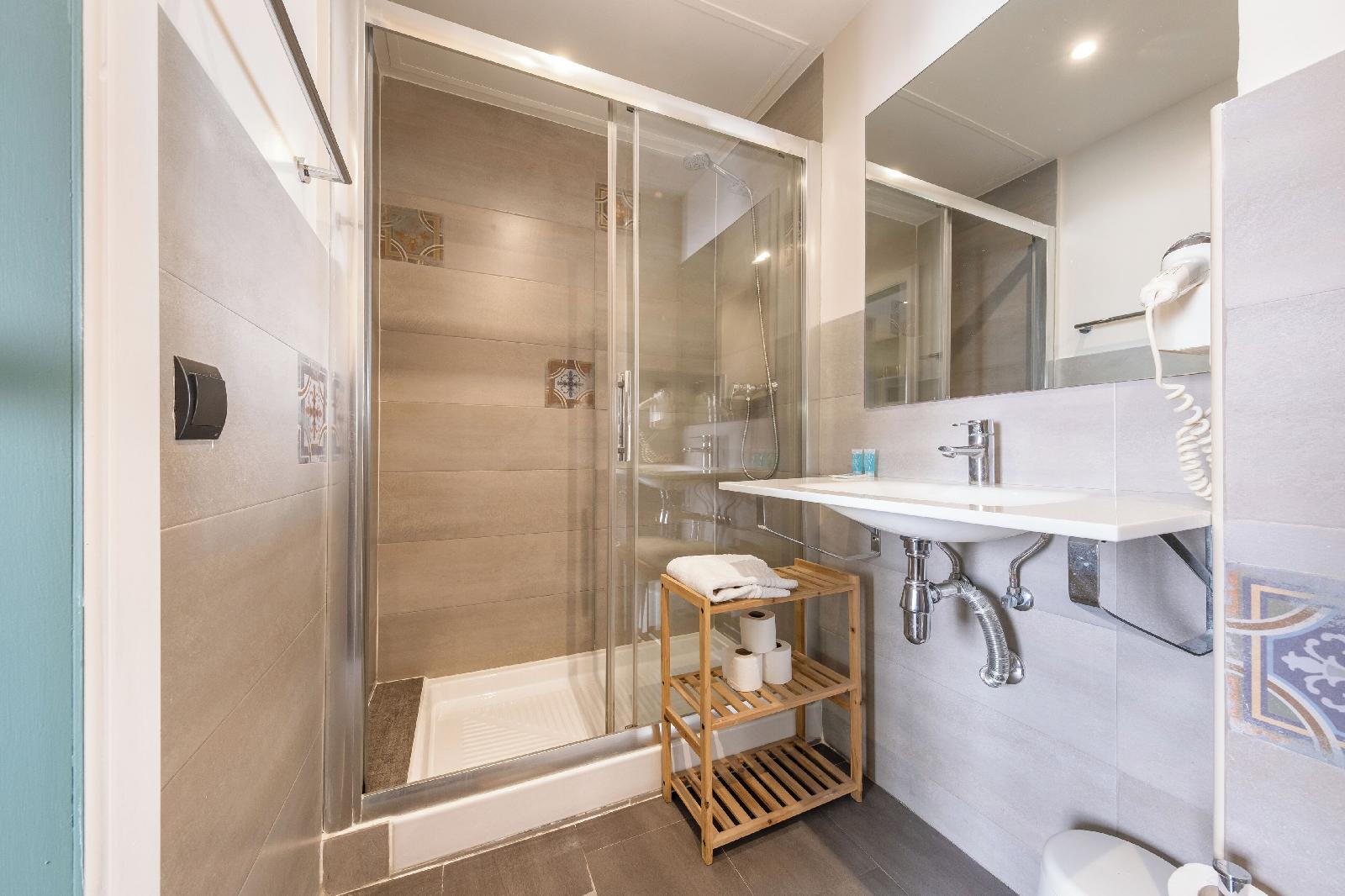Ainb Born-Damas Apartments