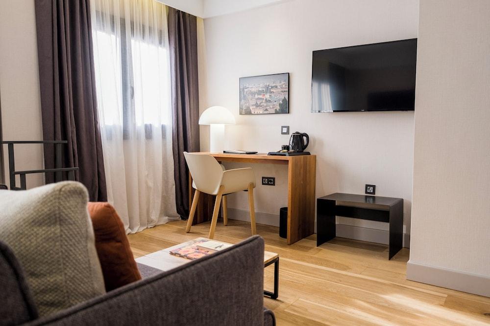 Zenit Abeba Hotel
