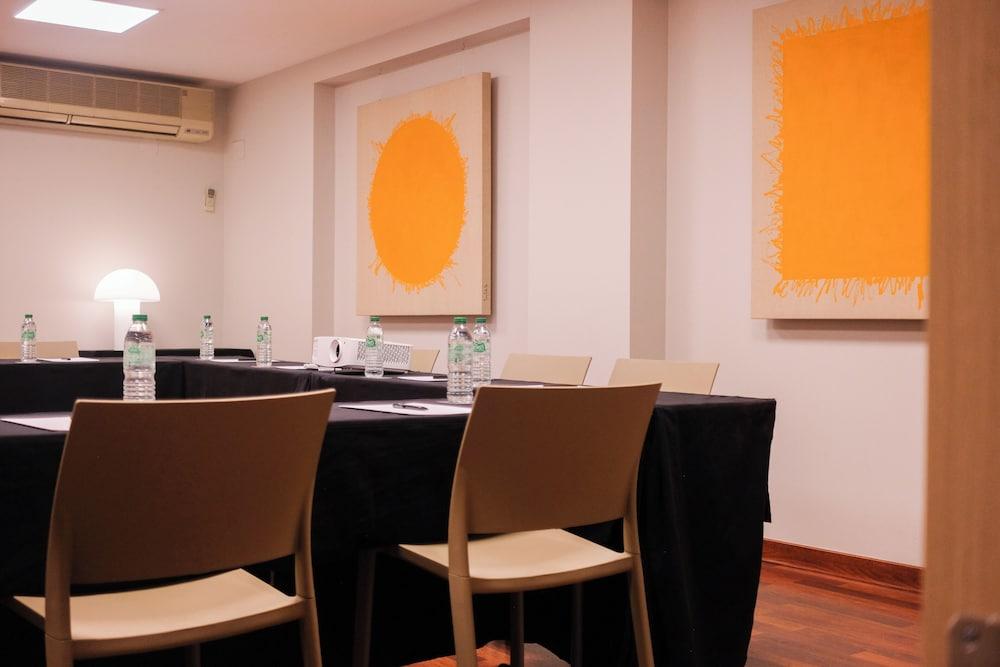 Zenit Abeba Hotel
